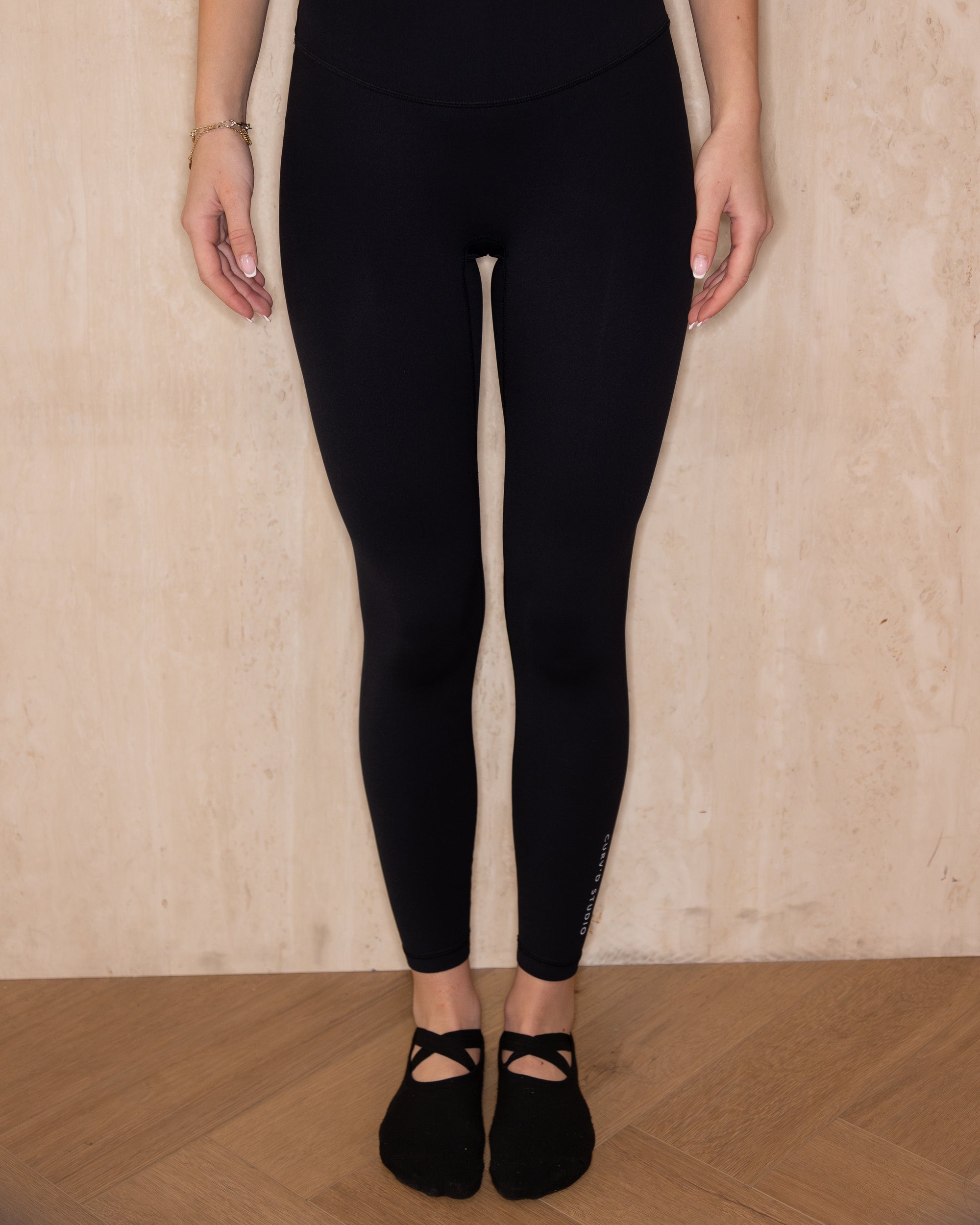 CS FIT LEGGING - BLACKOUT – Kara By Karina Inc
